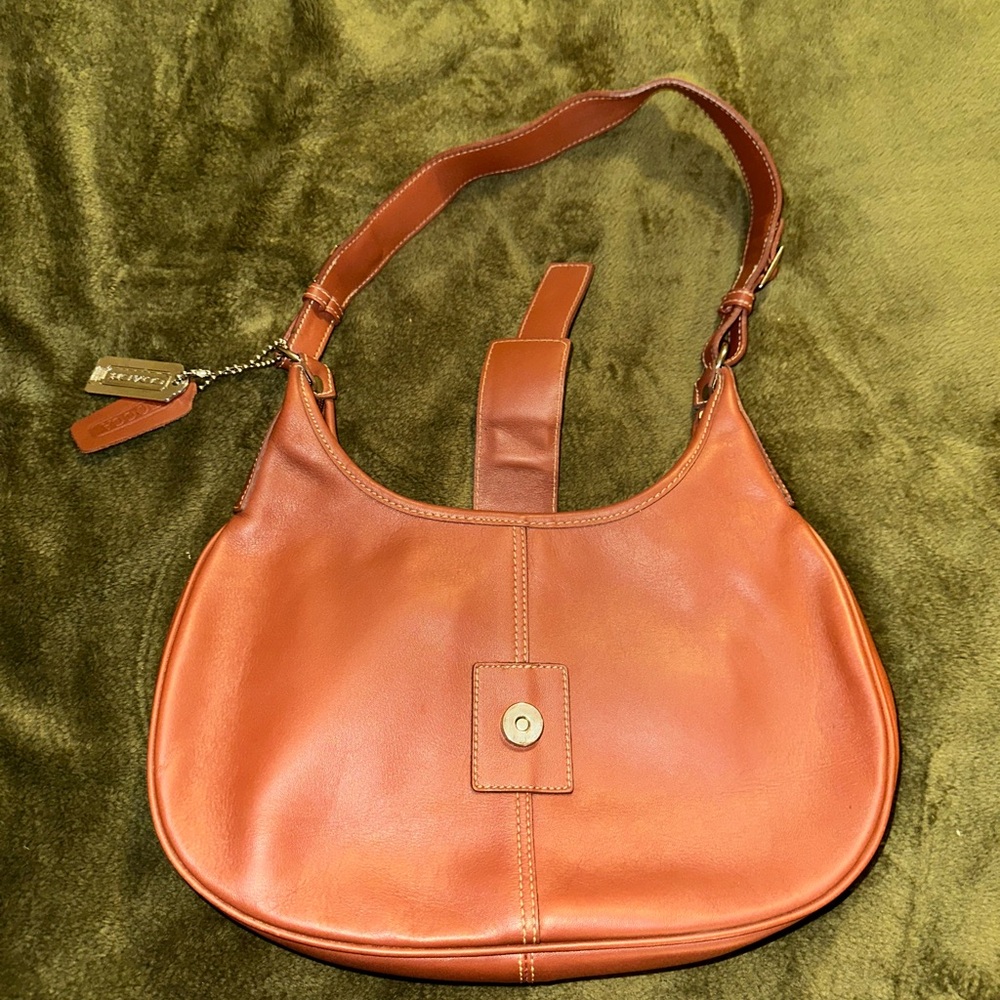 Elegant Brown Leather Shoulder Bag